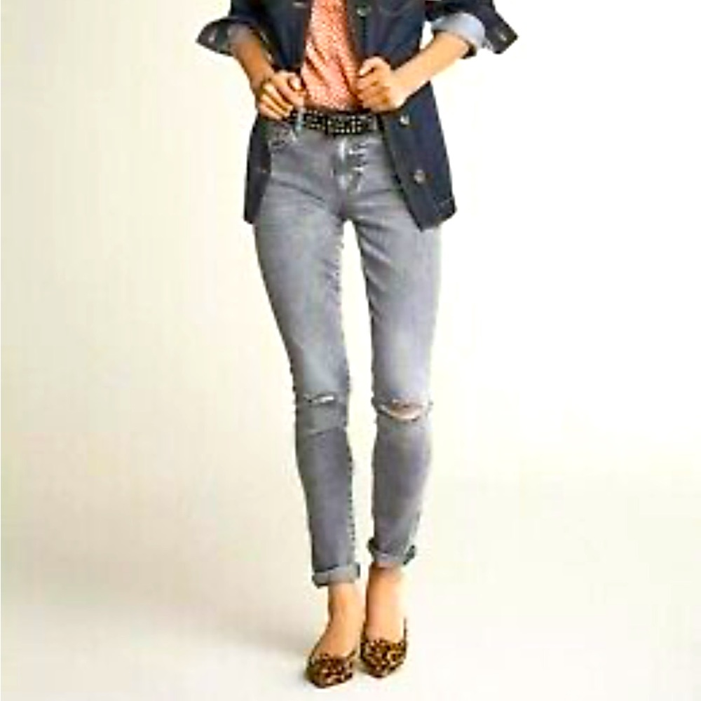 Cabi jeans in heather washed gray denim with perfect rip at knees